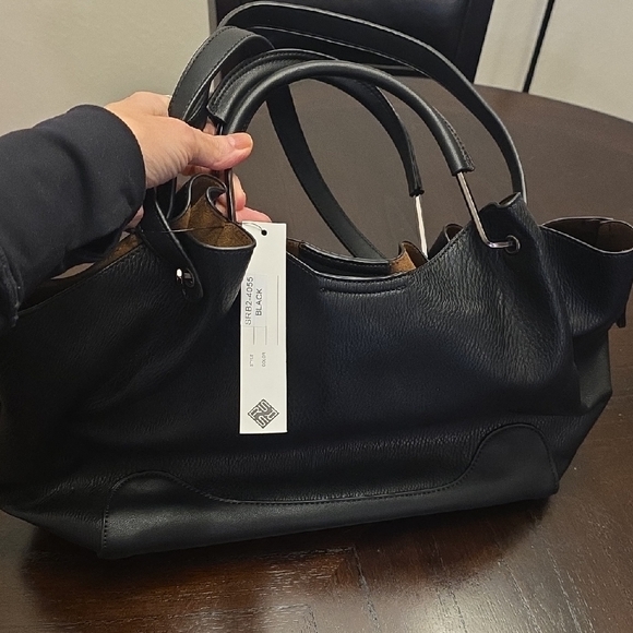 Sondra Roberts Elegant Black Tote - Picture 2 of 4